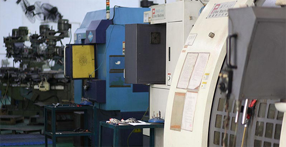 汽車(chē)塑膠模具